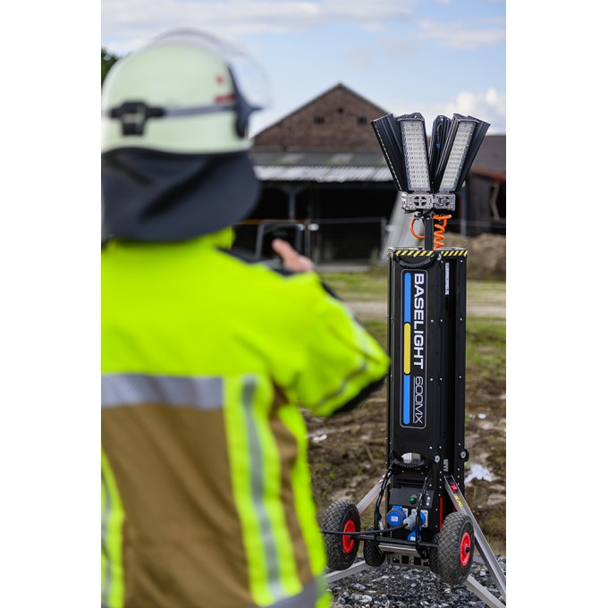 Turn de lumina telescopic iluminare temporara 670W - 95.000 lumeni RIDICARE ELECTRICA